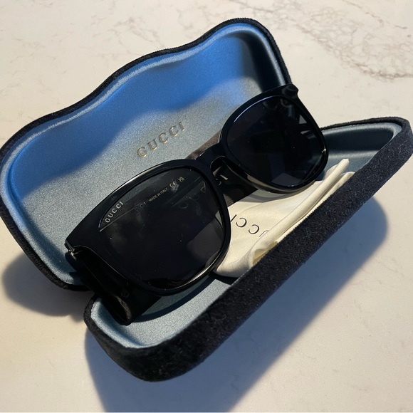 GUCCI Women’s Sunglasses GG1158SK Wellington Black worn once - Picture 6 of 9